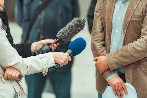 Cursus journalistiek volgen: de beste opties van 2026 (gratis en betaald)